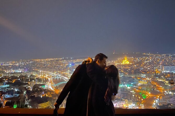 3 days tour package-Short break holiday in Georgia - Airport pickup with red scarves