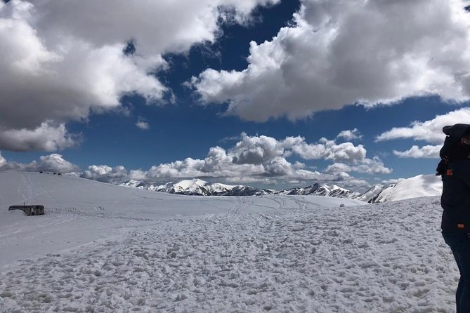 Bestseller Day Trip to Kazbeg/Gergeti Delicious Lunch at Rooms - Who should book this Kazbegi experience?