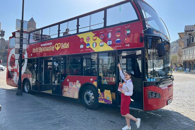 City tour Tbilisi on red bus - Dry Bridge Market and the passing stops