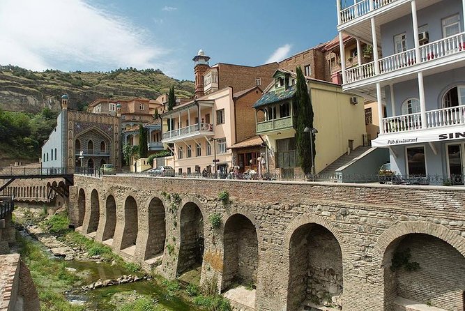 Classic Tbilisi Walking Tour - What the guide adds to the experience