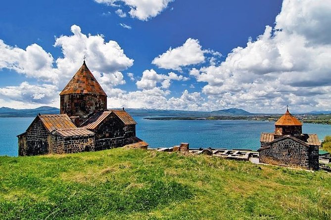 Discover Armenia: Tbilisi-Haghpat-Dilijan-Sevan-Yerevan-Tbilisi - Republic Square and the brief taste of city life