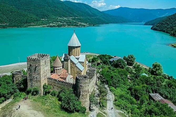 Discover the Majestic Georgian Highlands - Ananuri Fortress and its church frescoes