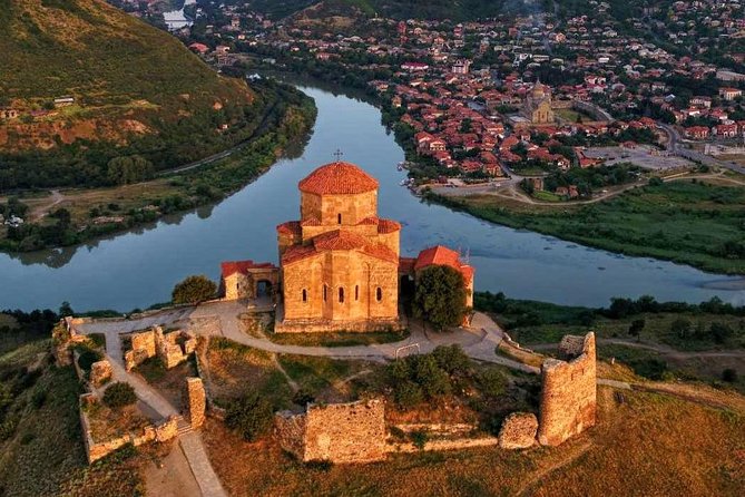 Four Historical Places: Mtskheta-Gori-Uplistsikhe-Jvari Monastery- Private Tour - Why this route works as a Georgian history day