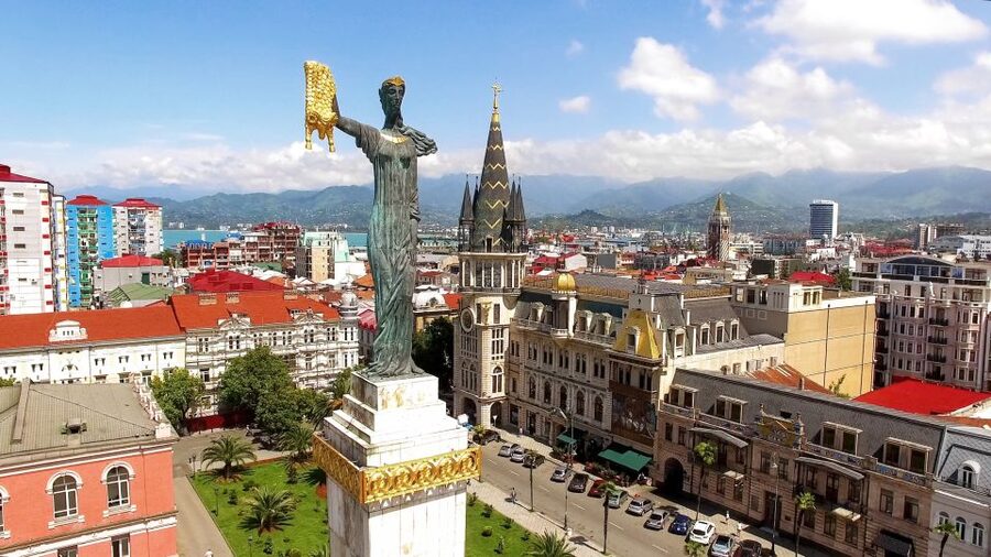 From Trabzon: Group Walking Tour through Batumi in Georgia - Why Batumi makes a good day trip from Trabzon