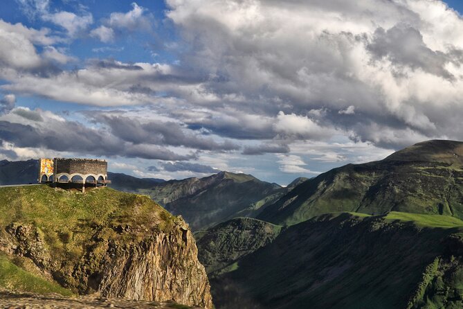 Full-Day Kazbegi - Stepantsminda, Gudauri Private Guided Tour - Lunch near Stepantsminda