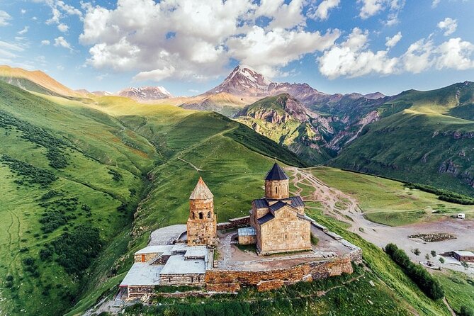 Full-day Tour in Tbilisi, Anauri, Gudauri, and Kazbegi - Pasanauri and the meeting of the Aragvi rivers
