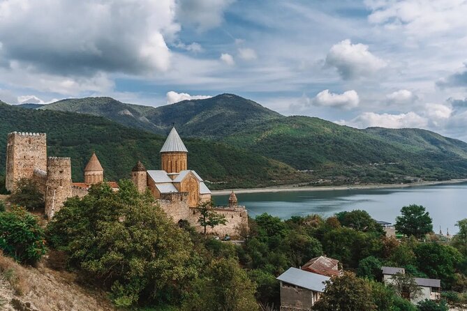 Full-day Tour in Tbilisi, Anauri, Gudauri, and Kazbegi - What the private guide adds