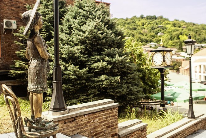 Full day tour to Kakheti: David Gareja and Signagi Town - Signagi: balconies, walls, and Georgian wine