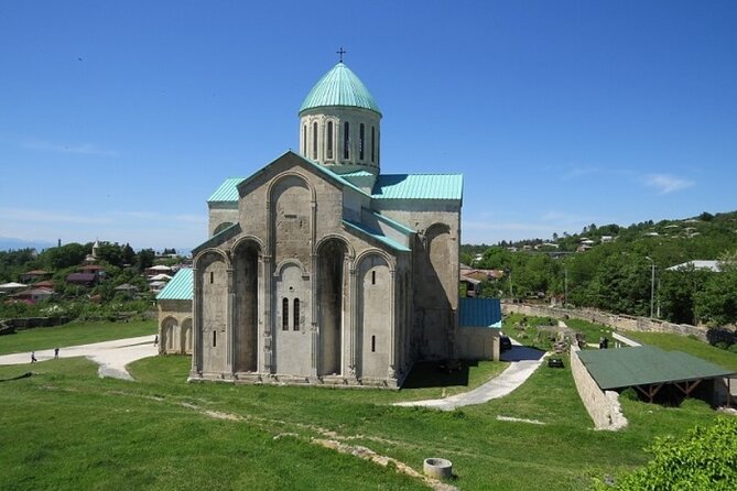 Gelati, Prometheus, Sanatoriums and Wine tour - Wine and chacha at Nikoladze WineHouse