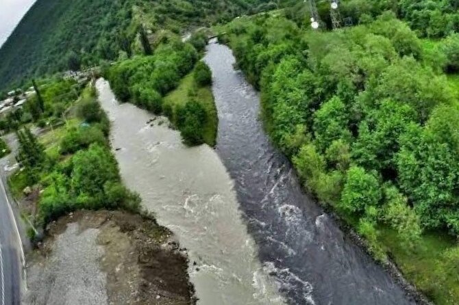 Kazbegi Amazing Tour - Zhinvali Reservoir and the first change in scenery