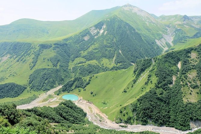 Kazbegi-Ananuri-Gergeti Private Tour - The winter transfer to Gergeti