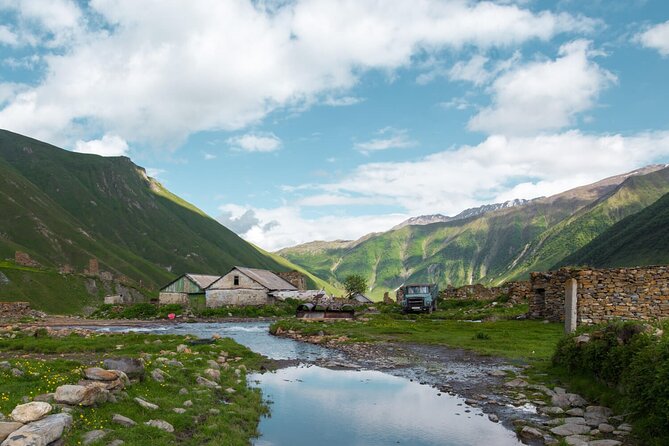 Kazbegi - One Day Private Trekking Tour to Truso Valley - Ketrisi, shepherds, and the picnic stop