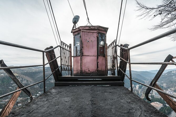 Kutaisi:Chiatura Tour with Katskhi Pillar & Cable Car Experience - Chiatura from the viewpoint