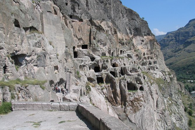LEGENDARY PLACES OF GEORGIA: VARDZIA, BORJOMI, RABAT.( Group Tour) - The English-language question deserves attention