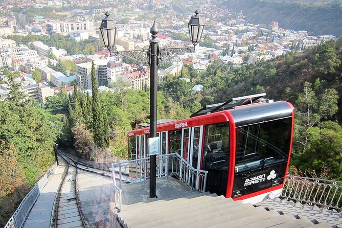 Panoramic city tour Tbilisi - Turtle Lake, the cable car reference, and the city’s greener side