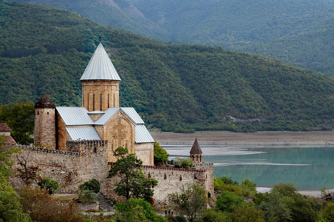 Private 1-Day Tour to Kazbegi & Gergeti Trinity Church - What the private format is really worth