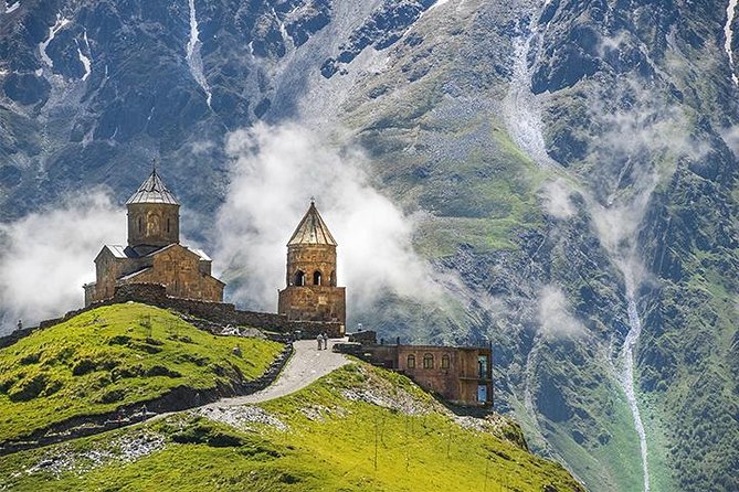 Private 5-Day Tours & Transfers from Tbilisi to Top Georgia Spots - What the $450 price really covers