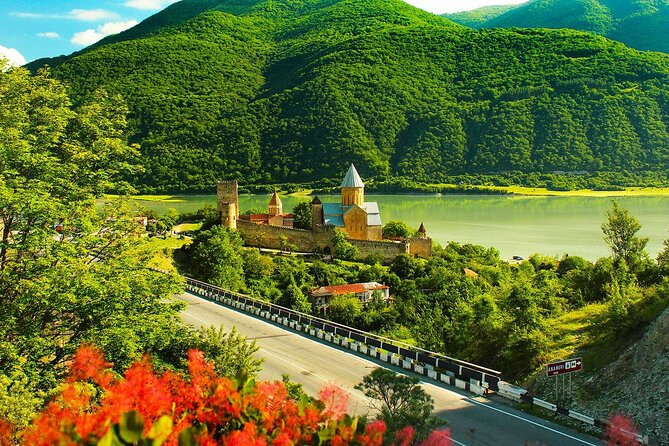 Private day Tour from Tbilisi to Kazbegi and Gudauri - What this Tbilisi to Kazbegi trip is really like