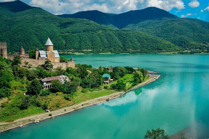 Private day Tour from Tbilisi to Kazbegi and Gudauri - Ananuri Fortress and the Aragvi Valley