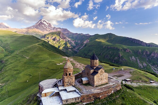 PRIVATE Day-Trip to Kazbegi (The most popular tour in Georgia) - The pace, transport, and practical trade-offs