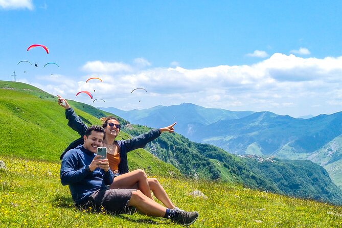 Private Kazbegi Tour: Gergeti, Ananuri & Scenic Views - Stepantsminda and the two-hour mountain pause