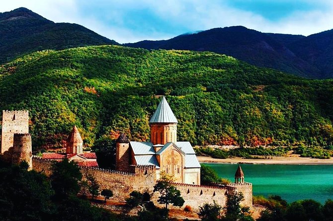 Private Tour Ananuri-Kazbegi-Gudauri - Gudauri in winter and beyond