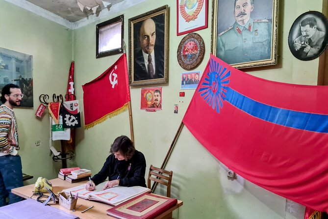Soviet Tbilisi Tour - Off the beaten path - Concrete districts and the Nutsubidze Skybridge