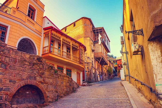 Tbilisi:Evening Walking & Talking Tour with Wine & Boat Ride - Old Town, Shardeni Street, and Georgian wine