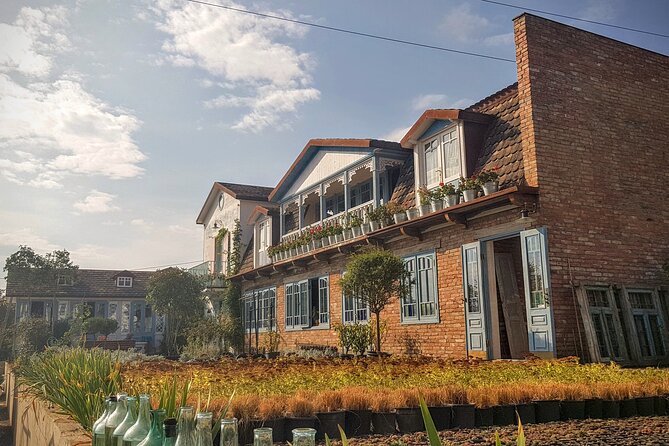 Tbilisi Lakes and Sightseeing tour - What the private guide and car add