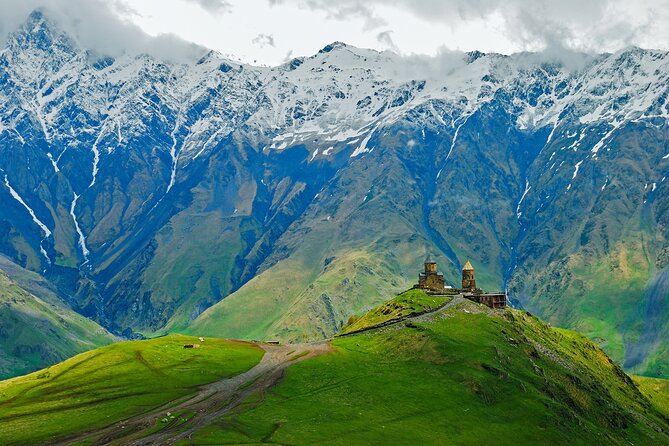 Tbilisi to Kazbegi, Gudauri, and Ananuri Day Tour - Lunch in Zemo Mleta