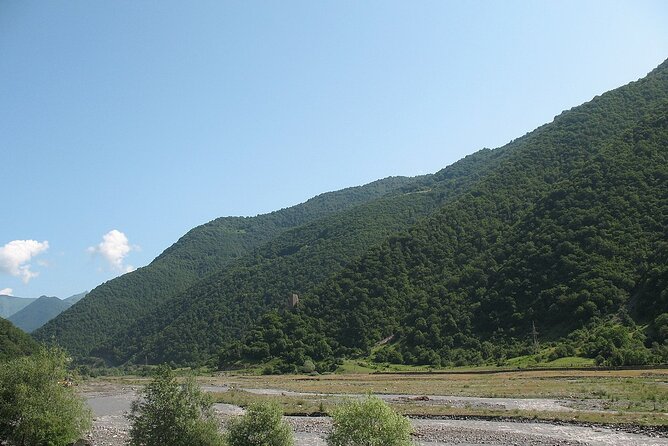 Tbilisi to Kazbegi, Gudauri, and Ananuri Day Tour - Ananuri Castle, where the route earns its keep